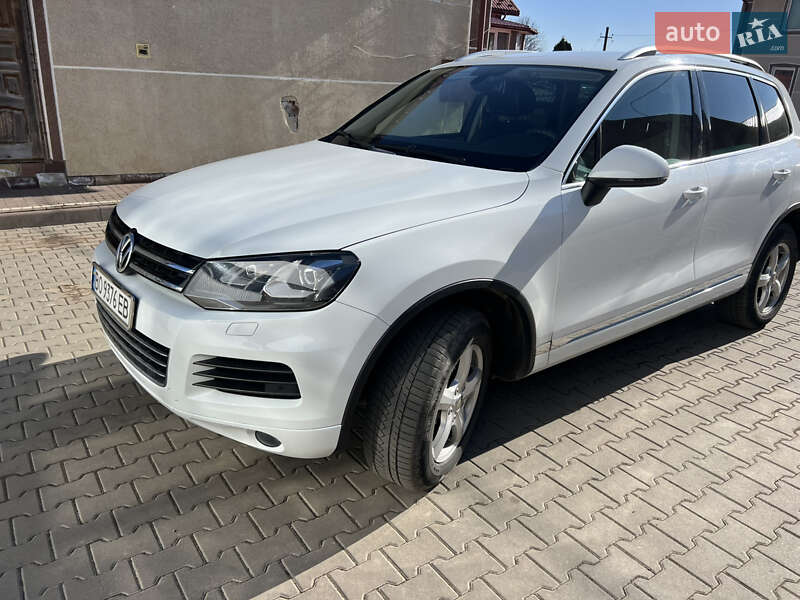 Внедорожник / Кроссовер Volkswagen Touareg 2012 в Тернополе