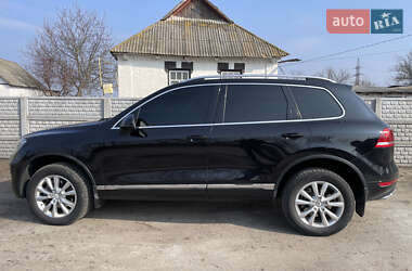 Позашляховик / Кросовер Volkswagen Touareg 2011 в 