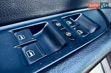 Позашляховик / Кросовер Volkswagen Touareg 2013 в Києві