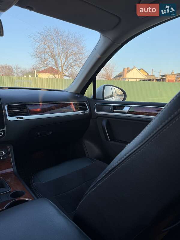 Позашляховик / Кросовер Volkswagen Touareg 2012 в Олександрії фото 7 Позашляховик / Кросовер Volkswagen Touareg 2012 в Олександрії