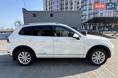 Позашляховик / Кросовер Volkswagen Touareg 2013 в Черкасах