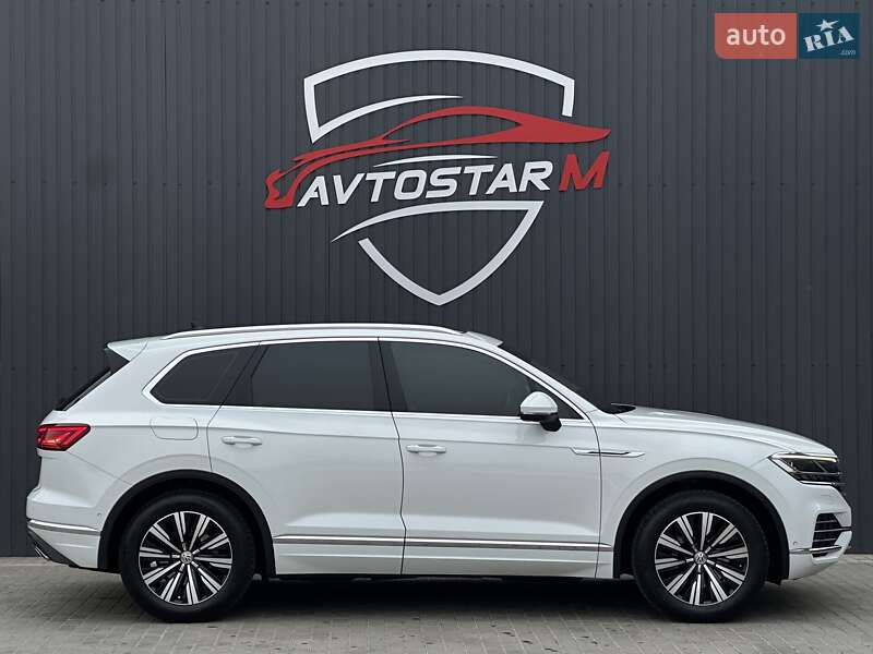 Позашляховик / Кросовер Volkswagen Touareg 2018 в Мукачевому