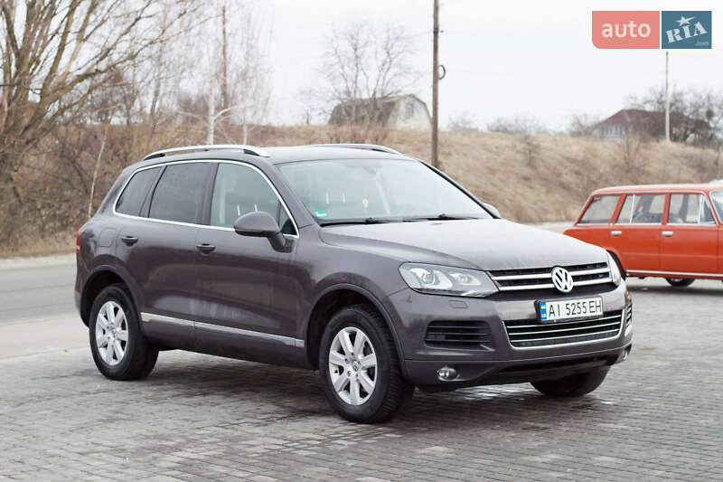 Позашляховик / Кросовер Volkswagen Touareg 2012 в Фастові