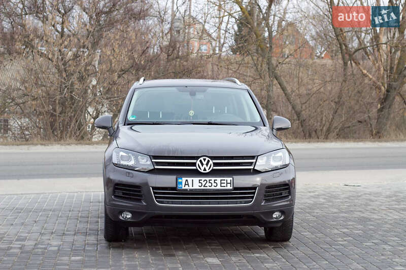 Позашляховик / Кросовер Volkswagen Touareg 2012 в Фастові