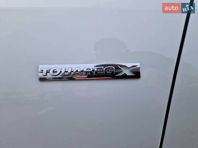 Позашляховик / Кросовер Volkswagen Touareg 2013 в Києві