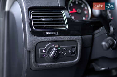 Внедорожник / Кроссовер Volkswagen Touareg 2012 в 