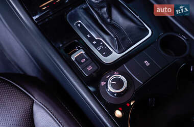 Внедорожник / Кроссовер Volkswagen Touareg 2012 в 