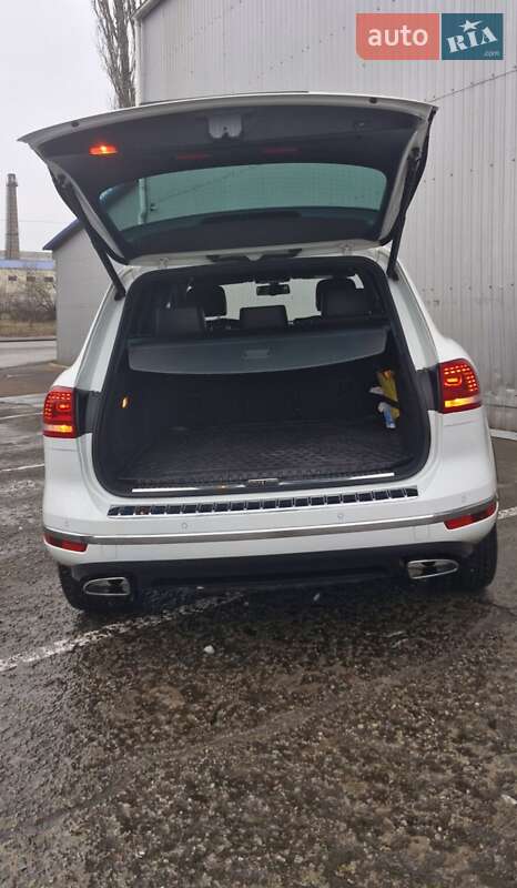 Позашляховик / Кросовер Volkswagen Touareg 2015 в Києві фото 10 Позашляховик / Кросовер Volkswagen Touareg 2015 в Києві
