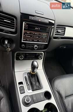 Внедорожник / Кроссовер Volkswagen Touareg 2013 в 