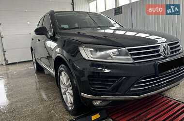 Внедорожник / Кроссовер Volkswagen Touareg 2012 в 