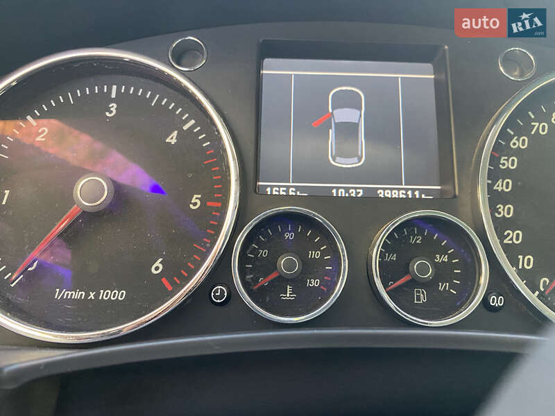 Позашляховик / Кросовер Volkswagen Touareg 2006 в Дніпрі