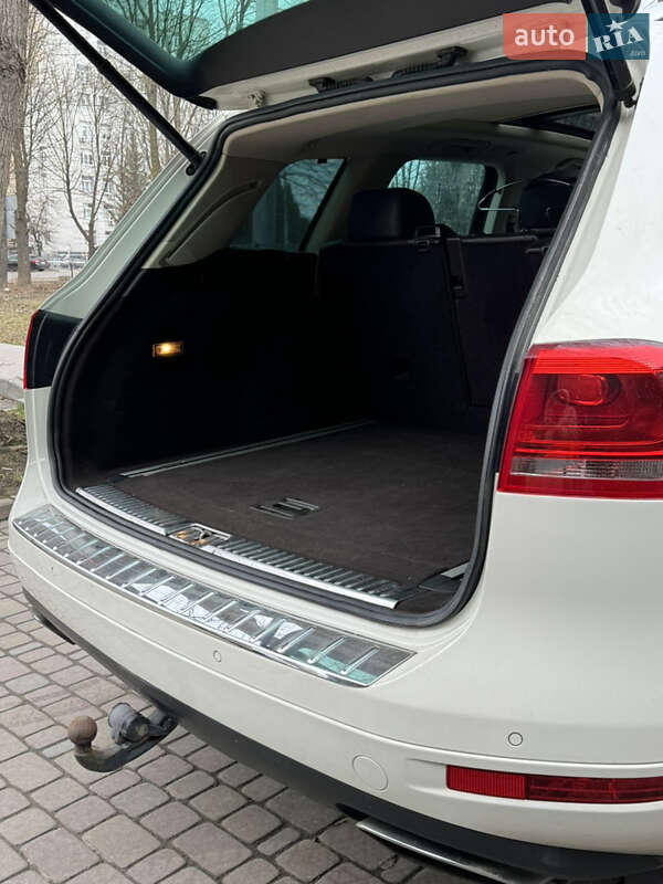 Позашляховик / Кросовер Volkswagen Touareg 2011 в Тернополі