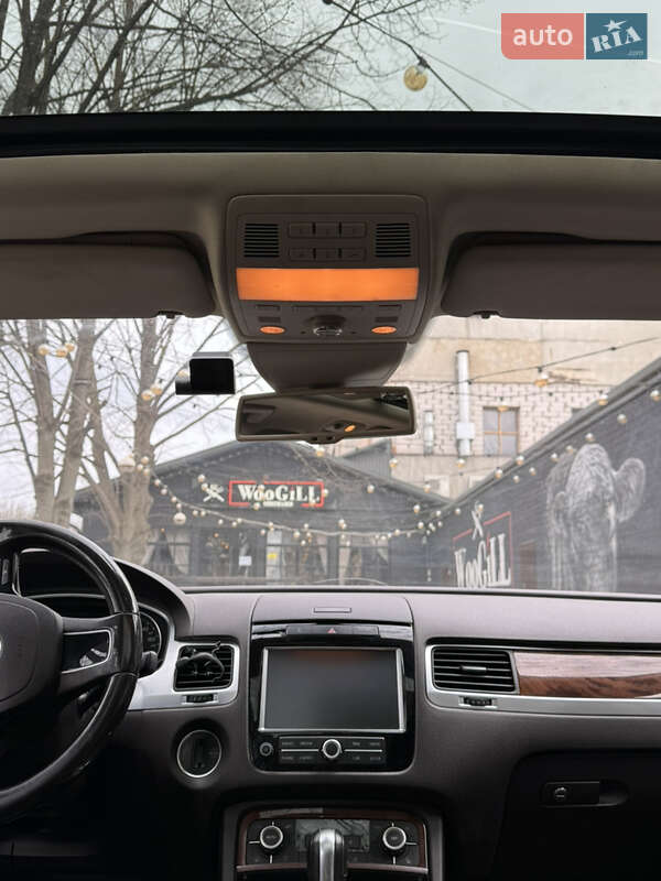 Позашляховик / Кросовер Volkswagen Touareg 2011 в Тернополі