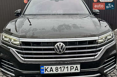 Позашляховик / Кросовер Volkswagen Touareg 2018 в 