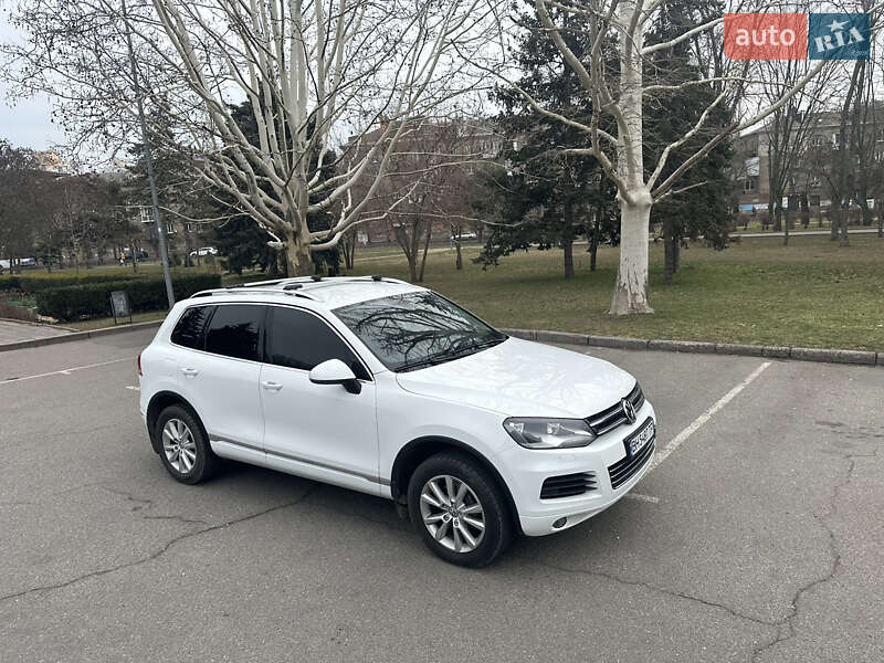 Внедорожник / Кроссовер Volkswagen Touareg 2012 в Одессе