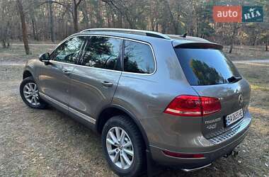 Позашляховик / Кросовер Volkswagen Touareg 2014 в 