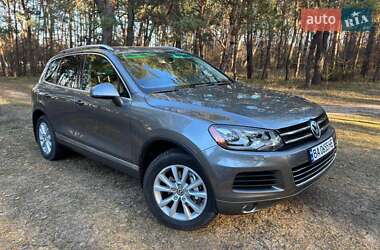 Позашляховик / Кросовер Volkswagen Touareg 2014 в 