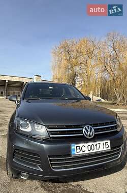 Внедорожник / Кроссовер Volkswagen Touareg 2013 в 