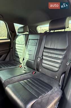 Внедорожник / Кроссовер Volkswagen Touareg 2013 в 