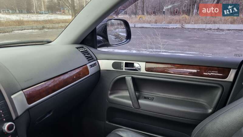 Позашляховик / Кросовер Volkswagen Touareg 2008 в Харкові