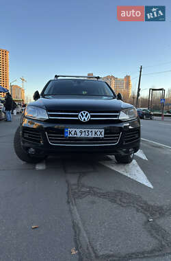 Внедорожник / Кроссовер Volkswagen Touareg 2014 в Киеве