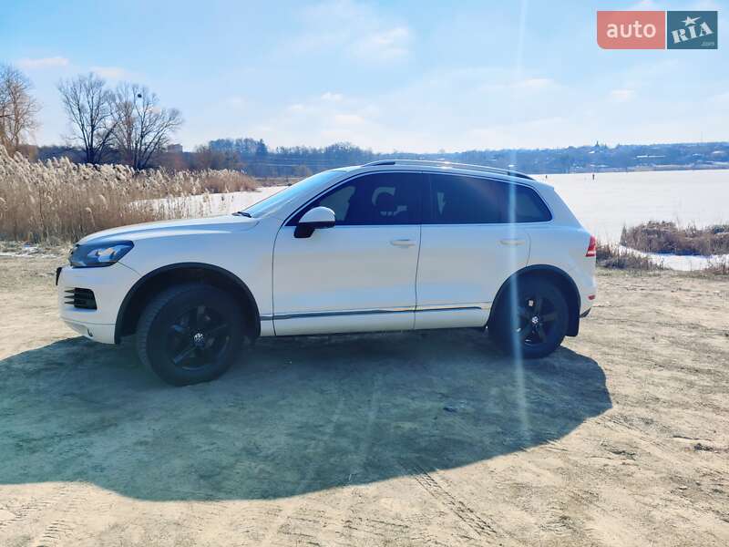 Внедорожник / Кроссовер Volkswagen Touareg 2010 в Фастове