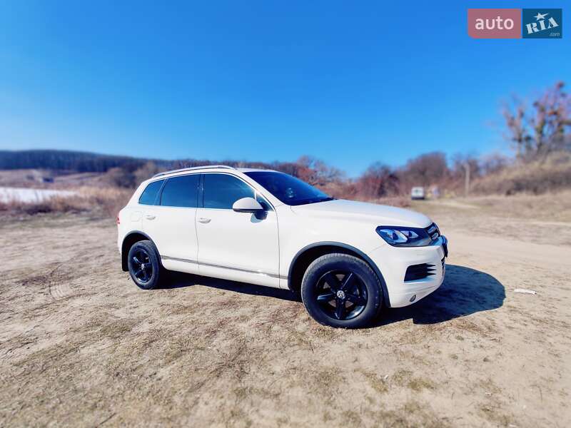 Внедорожник / Кроссовер Volkswagen Touareg 2010 в Фастове