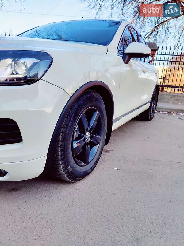 Внедорожник / Кроссовер Volkswagen Touareg 2010 в Фастове