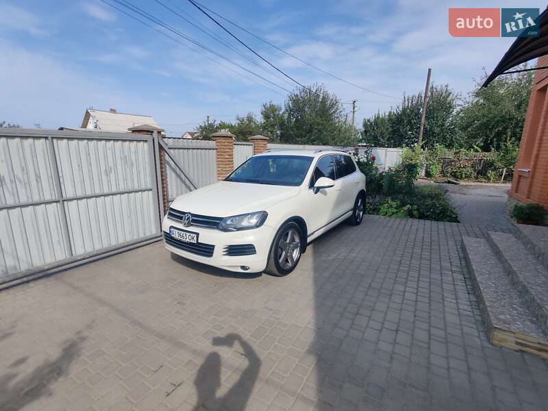 Внедорожник / Кроссовер Volkswagen Touareg 2010 в Фастове