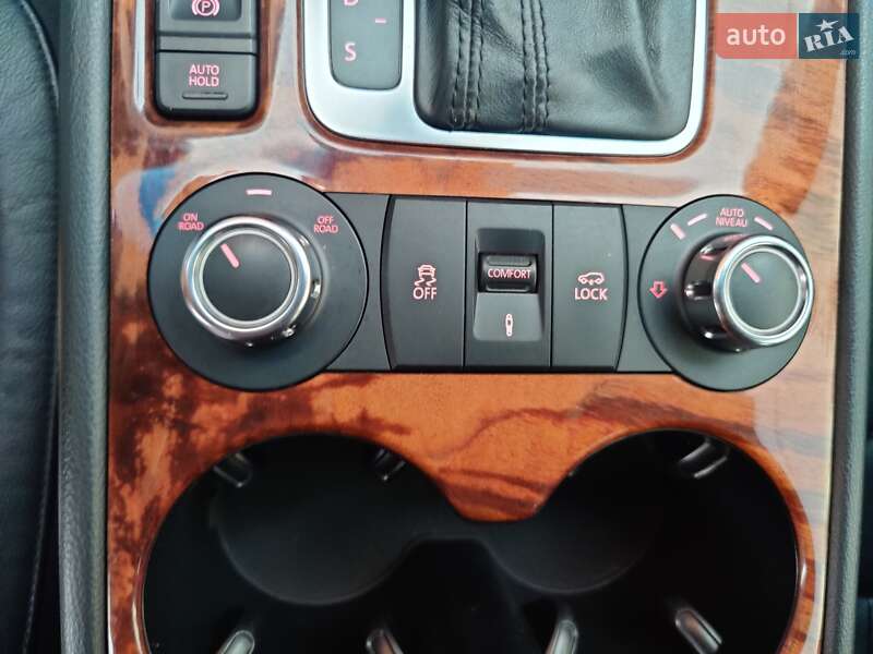 Внедорожник / Кроссовер Volkswagen Touareg 2010 в Фастове