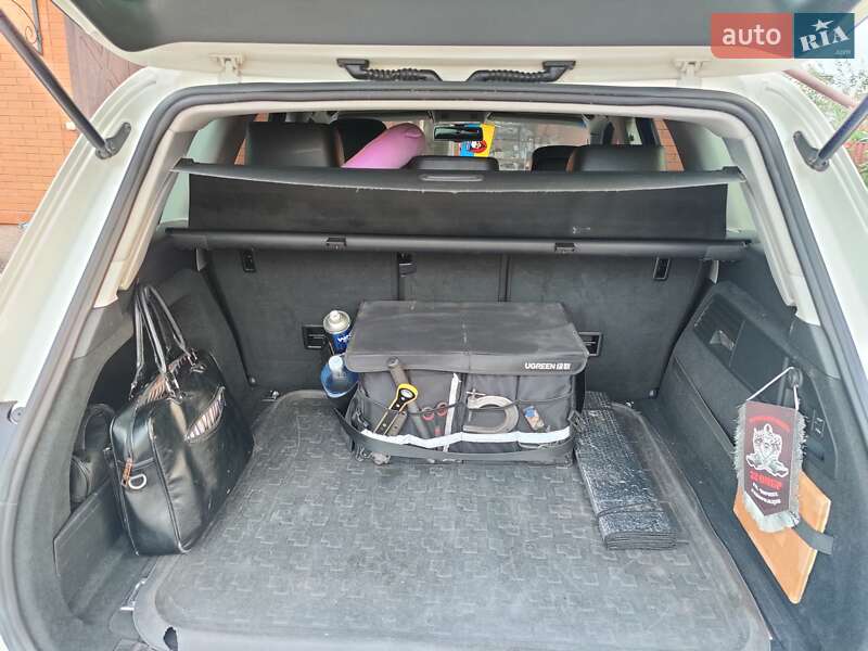 Внедорожник / Кроссовер Volkswagen Touareg 2010 в Фастове