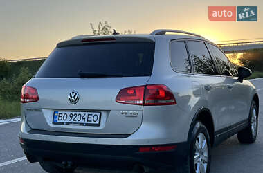 Внедорожник / Кроссовер Volkswagen Touareg 2013 в 