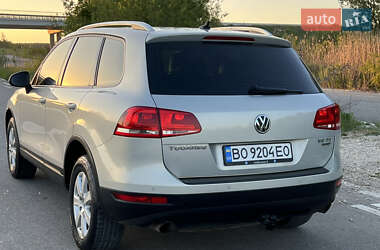 Внедорожник / Кроссовер Volkswagen Touareg 2013 в 