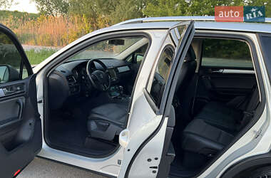 Внедорожник / Кроссовер Volkswagen Touareg 2013 в 