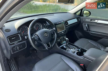 Внедорожник / Кроссовер Volkswagen Touareg 2013 в 