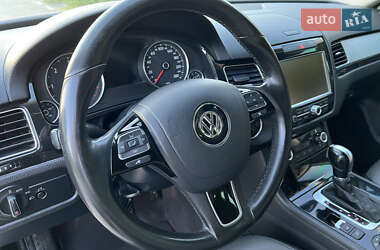 Внедорожник / Кроссовер Volkswagen Touareg 2013 в 