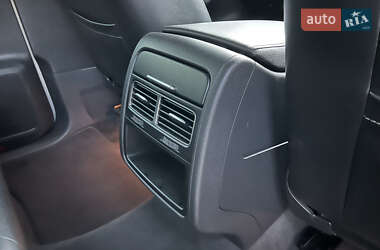 Внедорожник / Кроссовер Volkswagen Touareg 2013 в 
