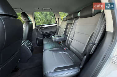 Внедорожник / Кроссовер Volkswagen Touareg 2013 в 