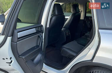 Внедорожник / Кроссовер Volkswagen Touareg 2013 в 