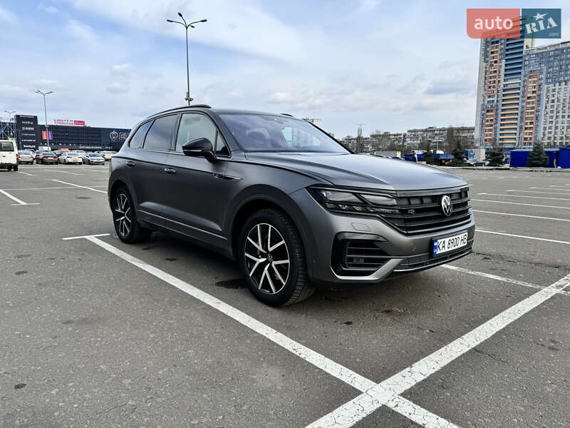 Позашляховик / Кросовер Volkswagen Touareg 2022 в Києві