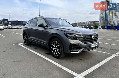 Позашляховик / Кросовер Volkswagen Touareg 2022 в Києві