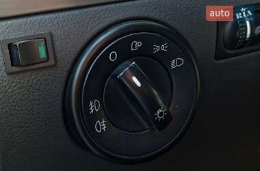 Внедорожник / Кроссовер Volkswagen Touareg 2006 в 