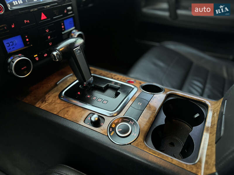 Внедорожник / Кроссовер Volkswagen Touareg 2007 в Черновцах