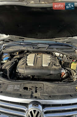 Внедорожник / Кроссовер Volkswagen Touareg 2008 в 