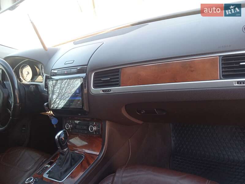 Позашляховик / Кросовер Volkswagen Touareg 2013 в Надвірній