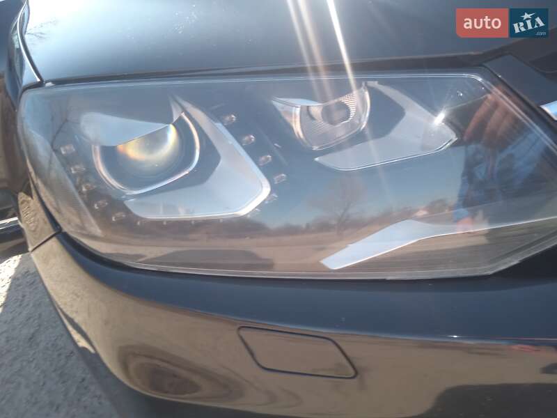 Позашляховик / Кросовер Volkswagen Touareg 2013 в Надвірній