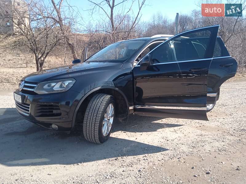 Позашляховик / Кросовер Volkswagen Touareg 2013 в Надвірній
