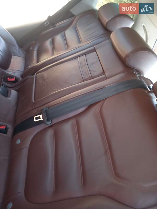 Позашляховик / Кросовер Volkswagen Touareg 2013 в Надвірній