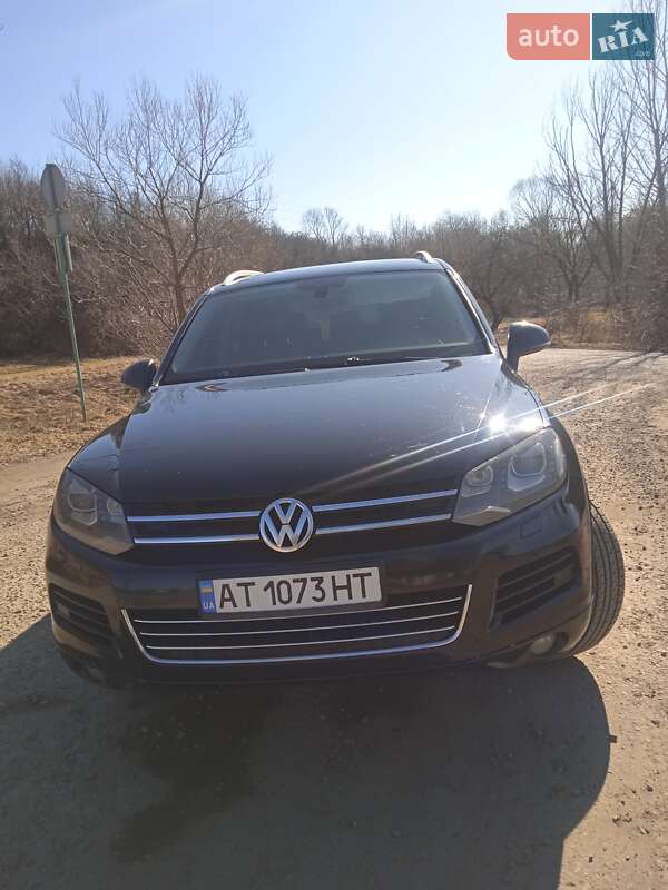 Позашляховик / Кросовер Volkswagen Touareg 2013 в Надвірній