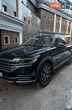 Внедорожник / Кроссовер Volkswagen Touareg 2021 в Киеве